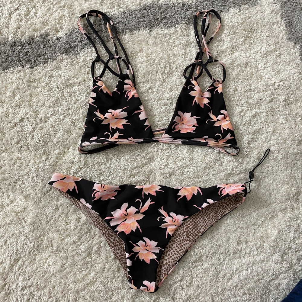 🚫SOLD🚫BNWOT acacia swimsuit - Picture 1 of 3